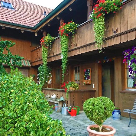 Bnb Deheimelig Bed and Breakfast Huttwil Exteriör bild