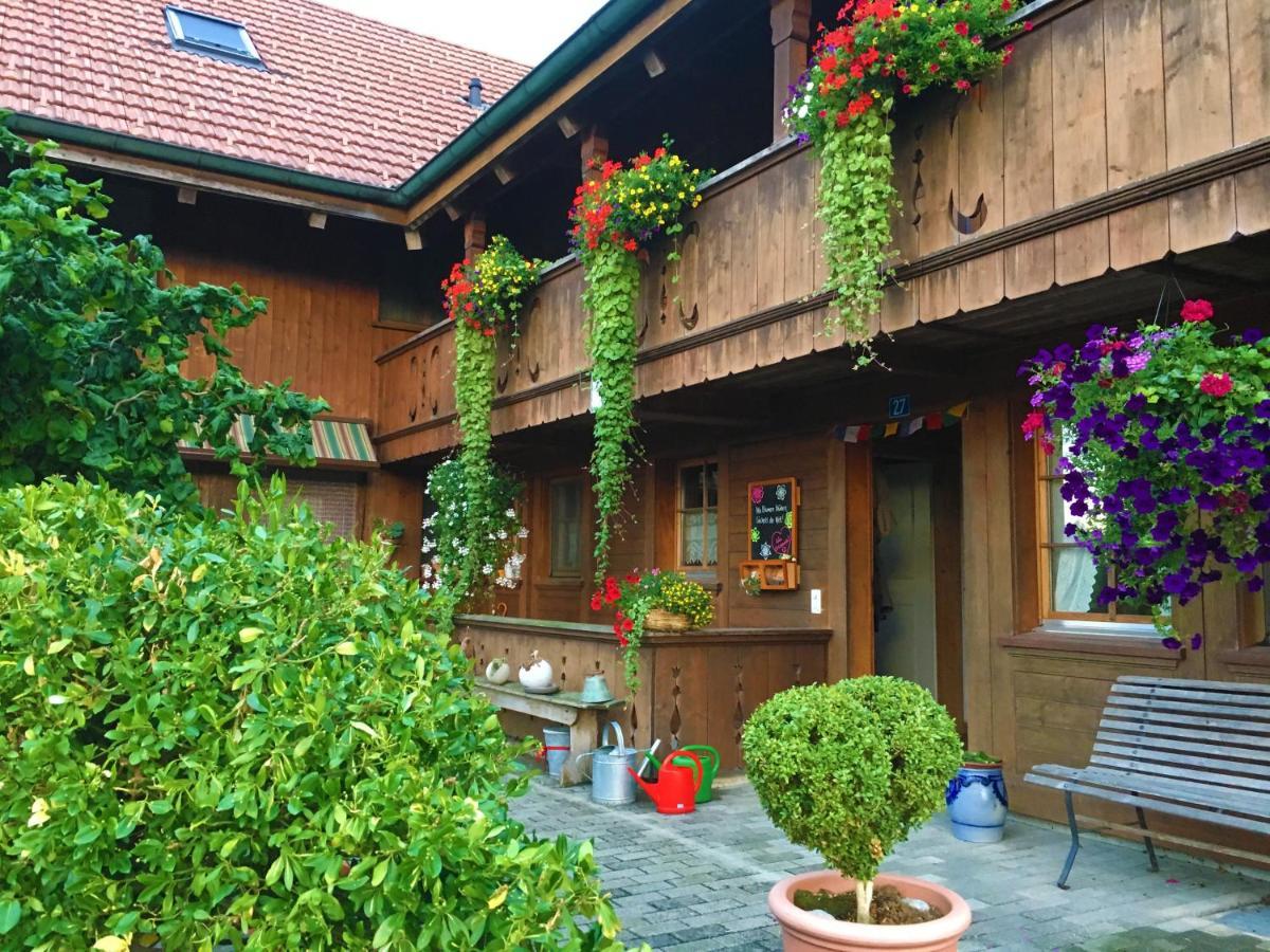 Bnb Deheimelig Bed and Breakfast Huttwil Exteriör bild