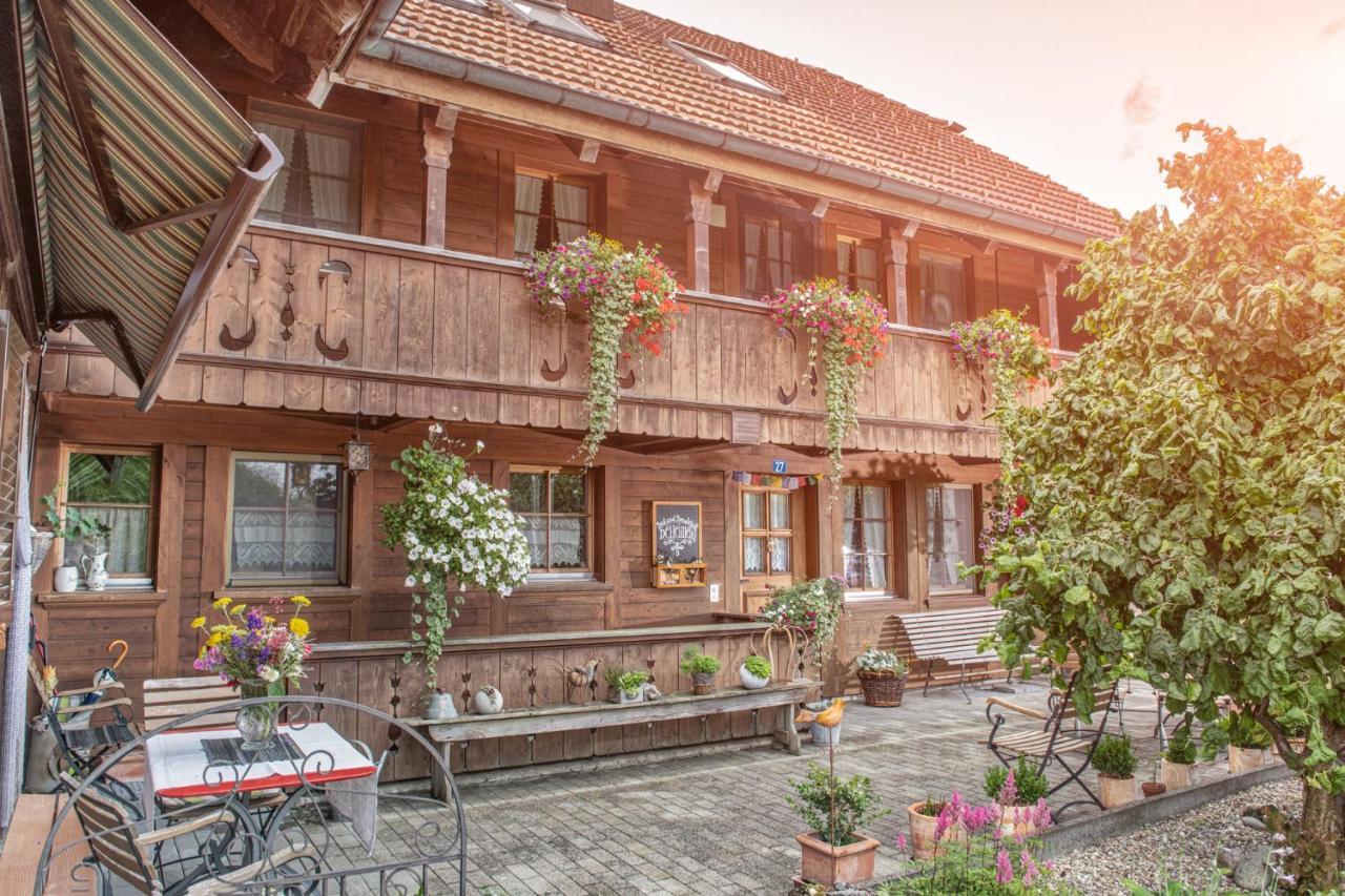 Bnb Deheimelig Bed and Breakfast Huttwil Exteriör bild